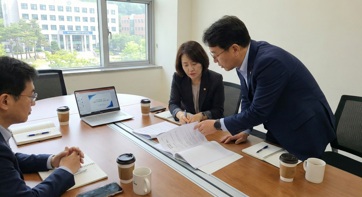 공공기관·파트너와 협동조합이 사업 협력을 논의하는 모습